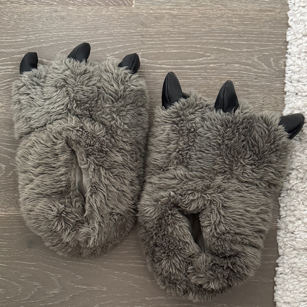 Kids Furry Monster Claw Slippers - Gray